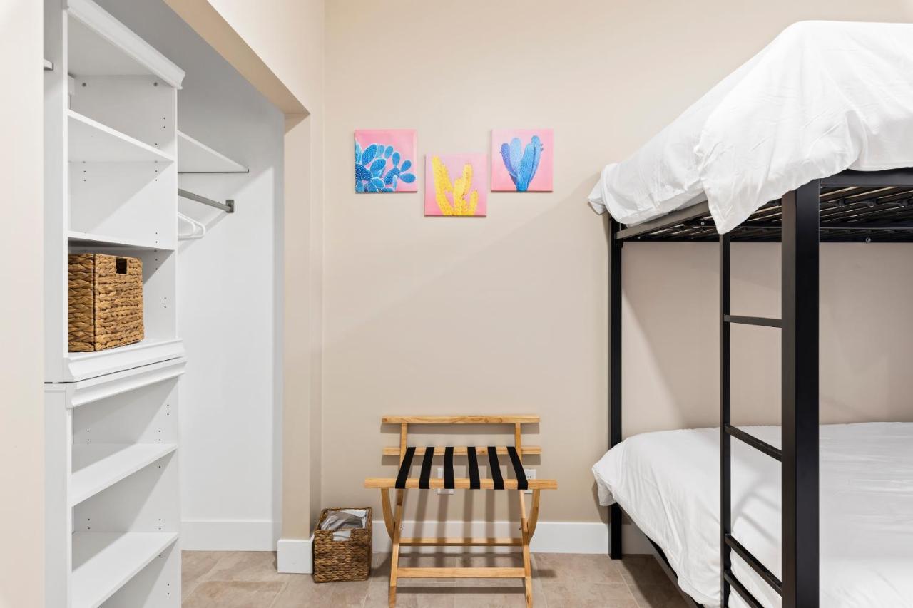 King Bed - High End -Westgate Villa. Avondale Esterno foto
